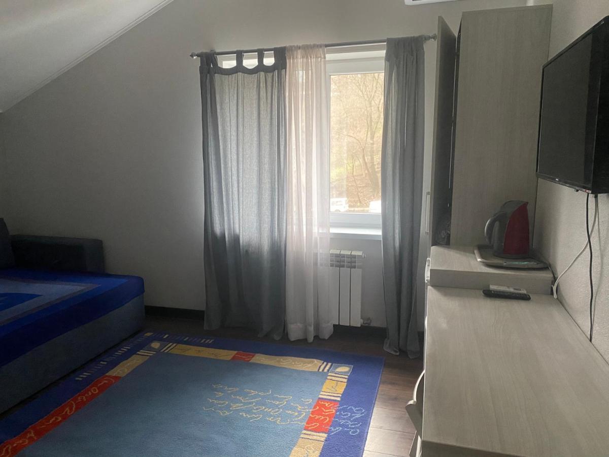 Guest House Olzhycha 45 Б Kiev Buitenkant foto